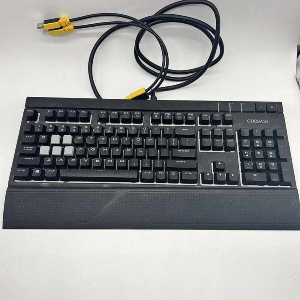 Corsair Strafe RGB Gaming Keyboard RGP0018 CH-900121-NA W Xtra‎ Keys & Accessory